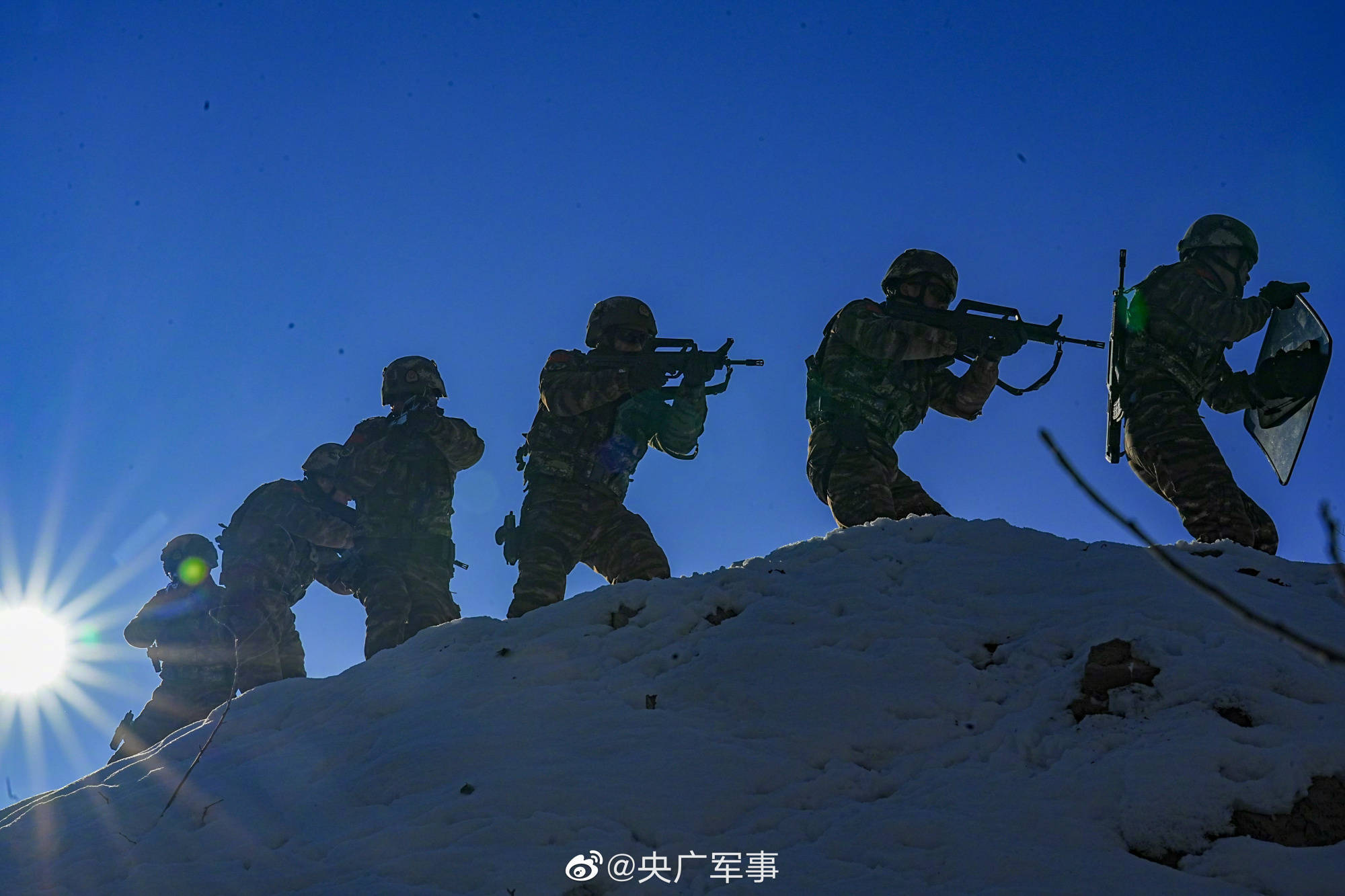 热血沸腾！运动员们励精图治创历史的简单介绍
