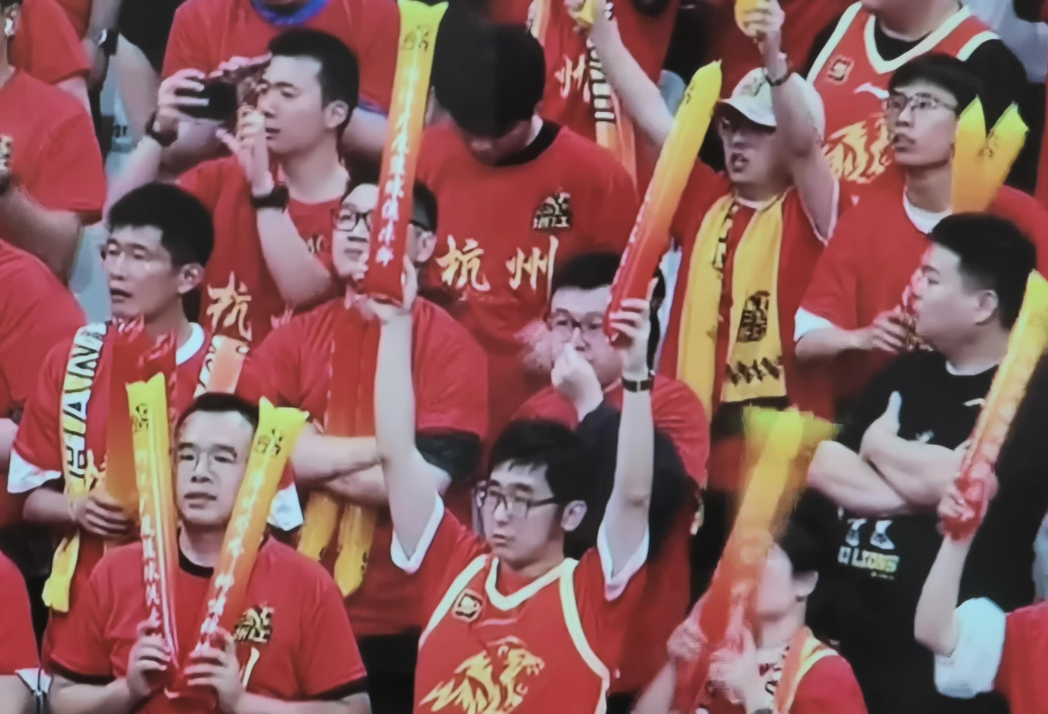 浙江男篮主场击败对手，继续保持赢球势头的简单介绍