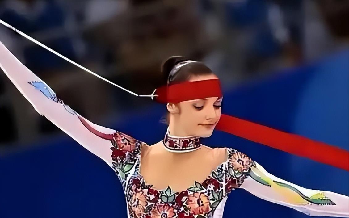 体操赛场上竞争激烈，乌克兰选手包揽冠军的简单介绍