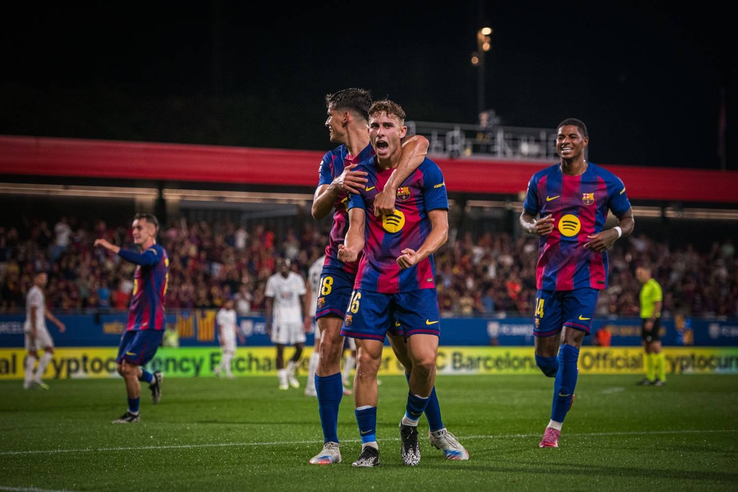 关于巴萨连胜不断，势不可挡登顶榜首的信息