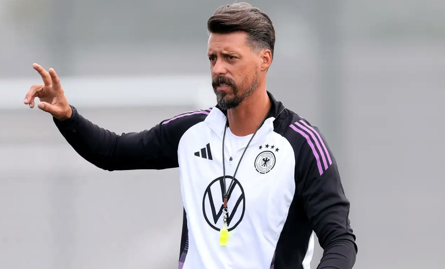 爱游戏在线-奥格斯堡教练组调整备战下一轮比赛的简单介绍