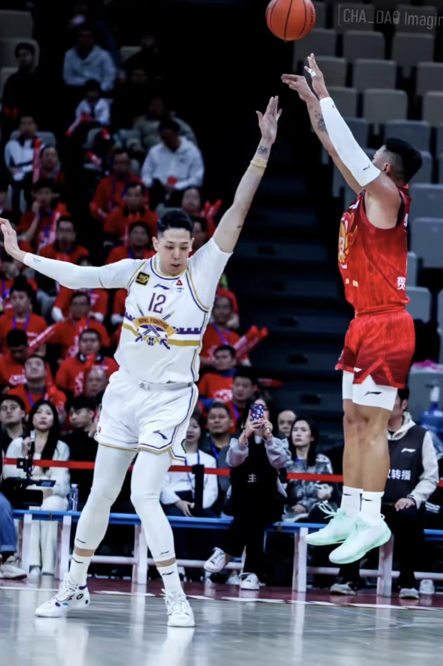 激烈对决:顶尖球队为胜利展开激烈争夺的简单介绍 激烈对决:顶尖球队为胜利展开激烈争夺的简单介绍