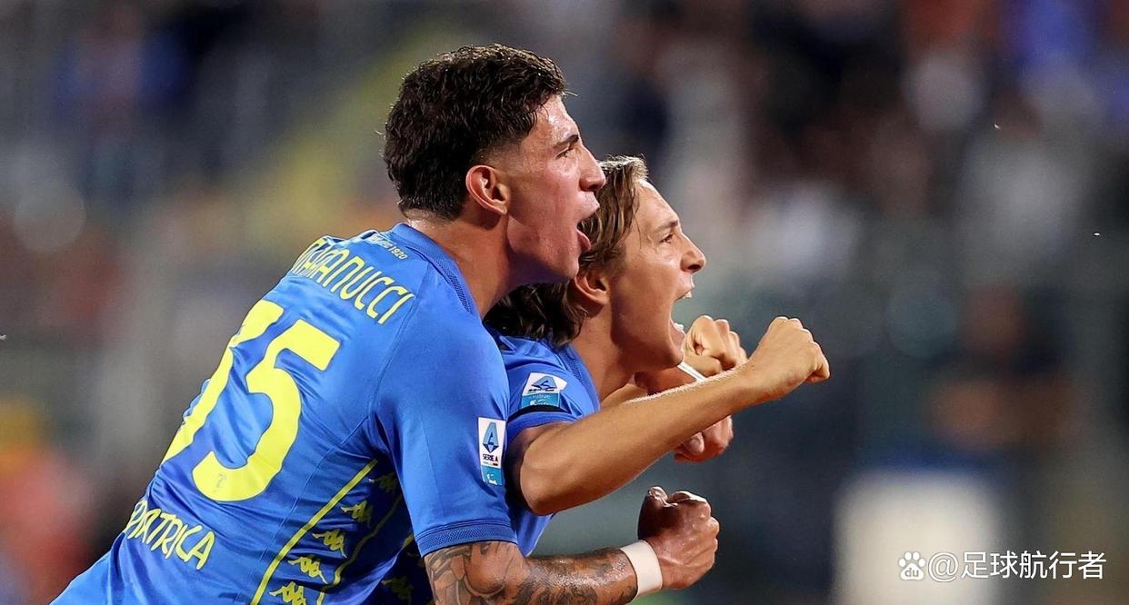 恩波利客场大胜，球员庆祝胜利