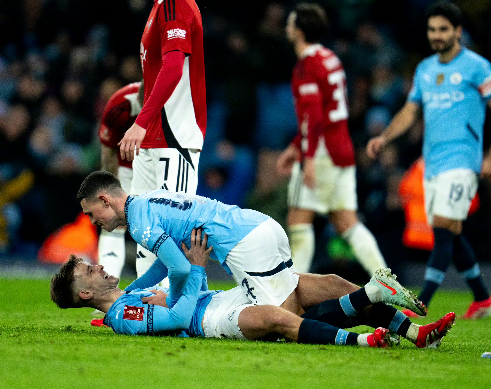 包含曼城横扫门兴，轻松晋级八强的词条