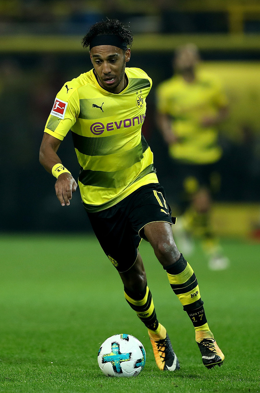 阿森纳球员奥巴梅扬荣膺英超金靴射手王 阿森纳球员奥巴梅扬荣膺英超金靴射手王