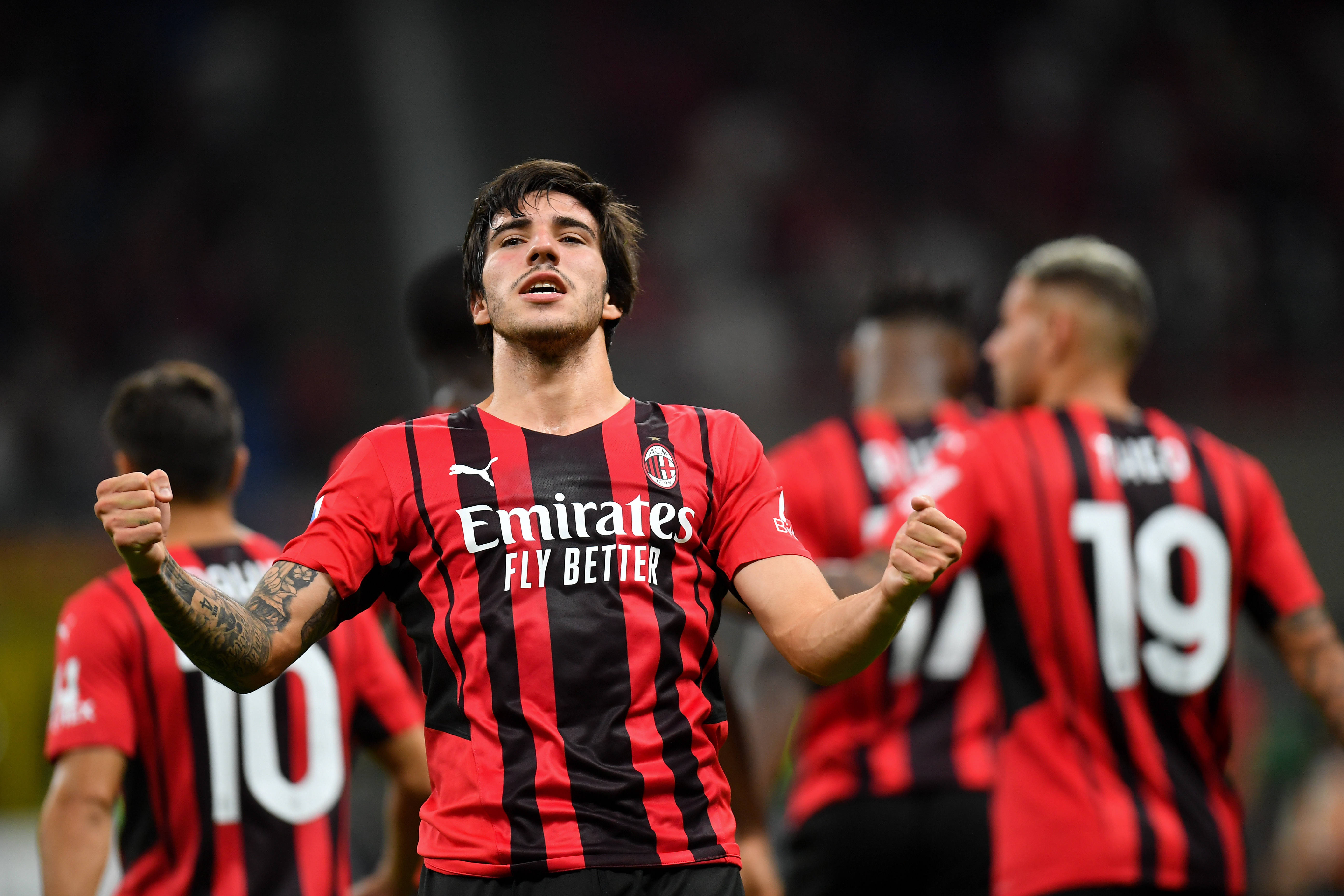 雷恩战胜AC米兰,意甲球队再度失利的简单介绍 雷恩战胜AC米兰,意甲球队再度失利的简单介绍