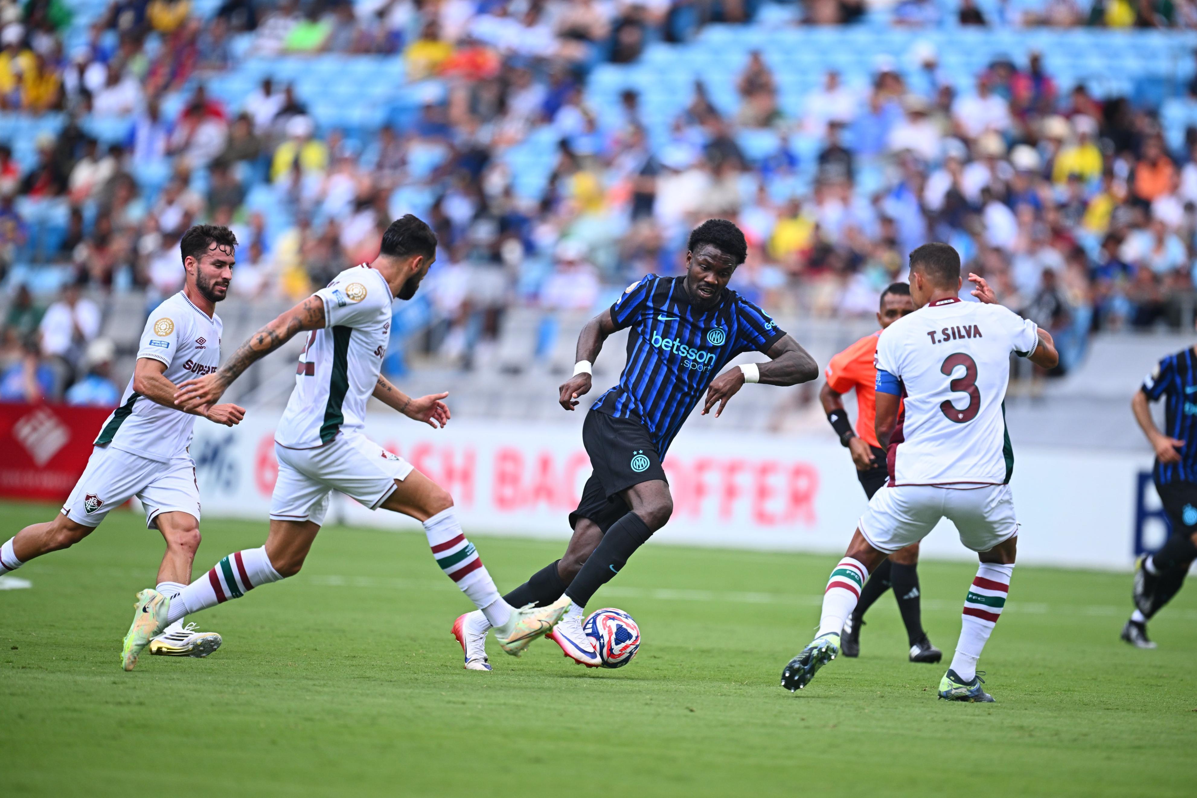 爱游戏体育官网-国际米兰遭遇惨败，收获连败