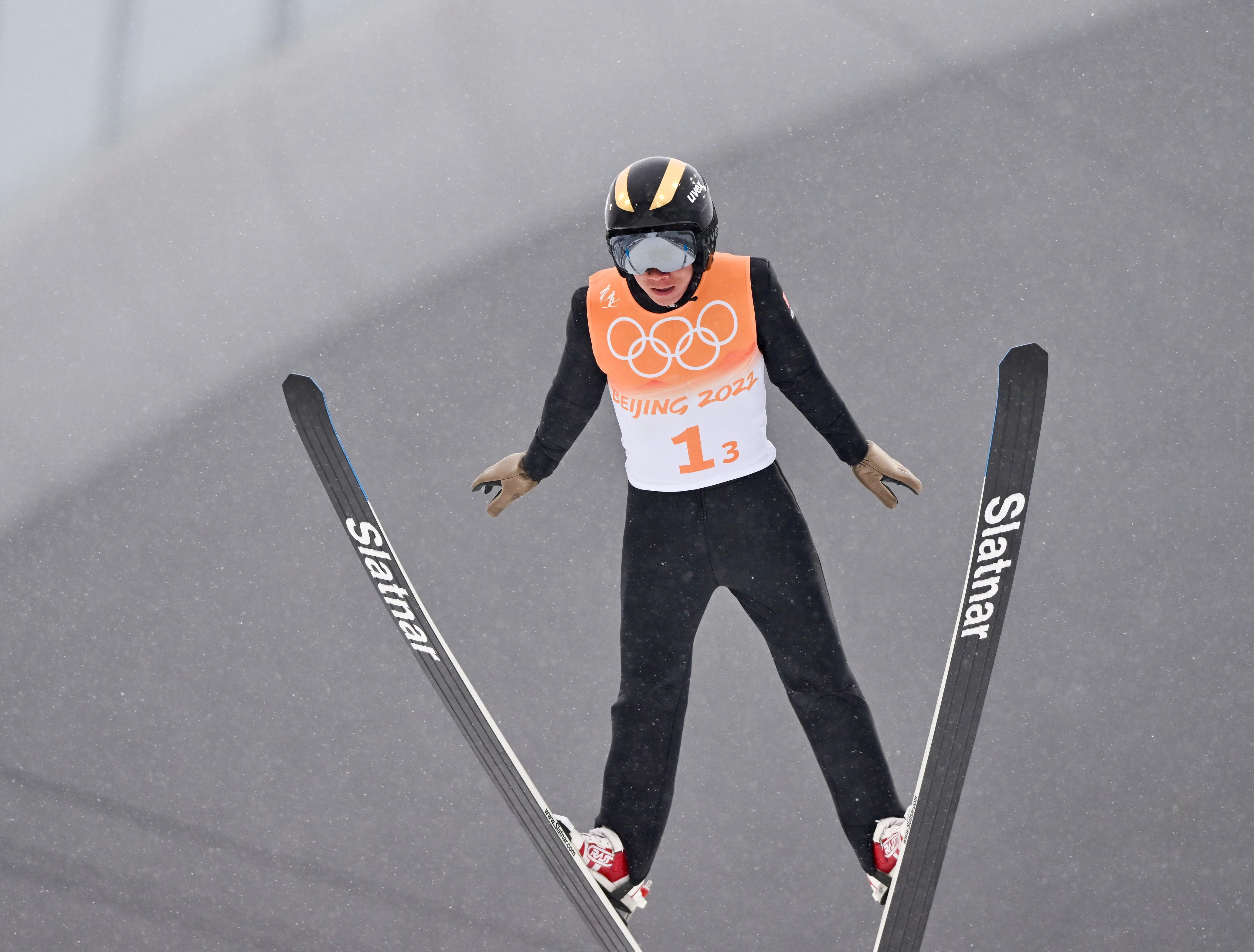 爱游戏官方入口-滑雪项目上北欧选手实现完美滑行