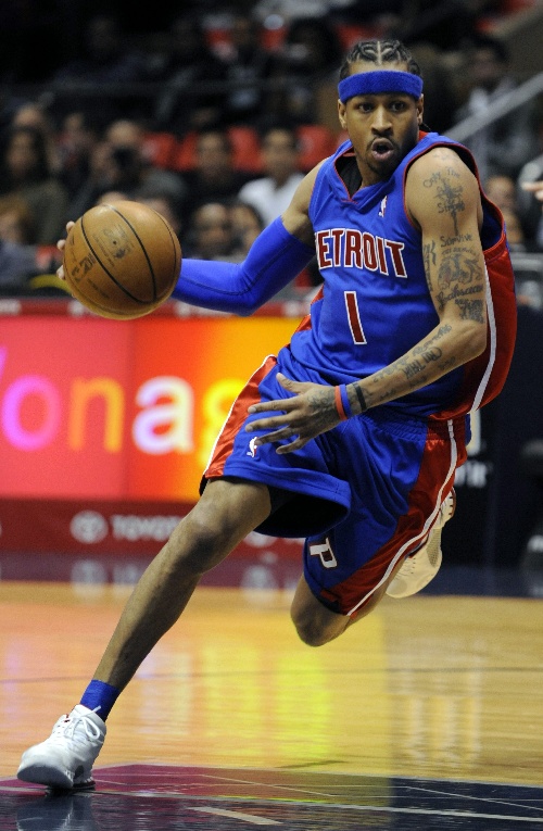 爱游戏在线登录-活塞惨败篮网，进攻缺少有效输出难以逆转的简单介绍