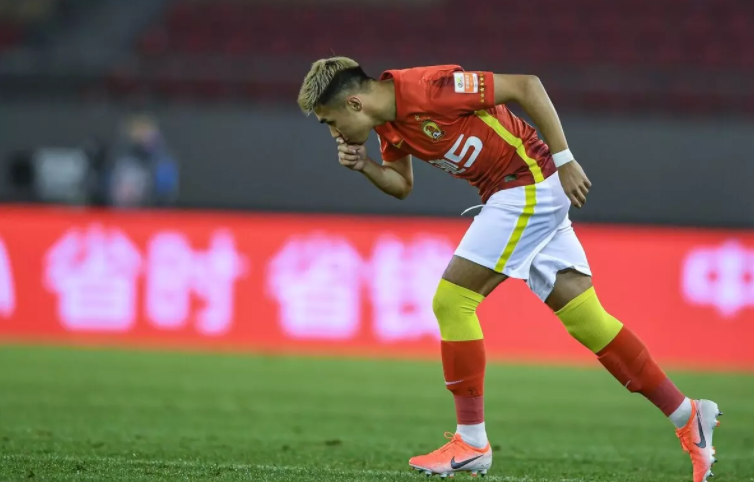 武汉队全场失常惨败，需调整状态